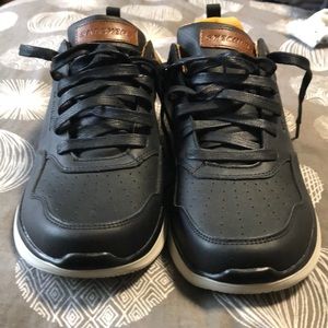 Men’s sketchers sneakers